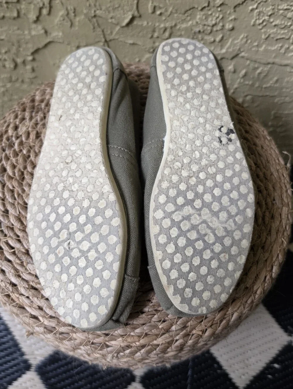TOMS Olive Green Canvas Classic Alpargata Slip-On Flats – Women's Size 8.5